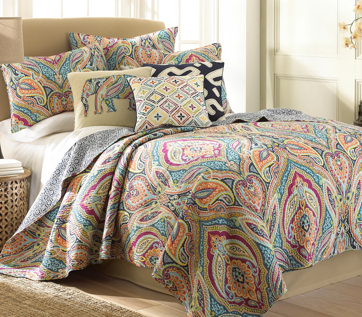 Magnolia Navy Quilt Set