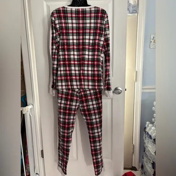 Rare Victoria’s Secret fireside thermal Christmas plaid PJs with white trim