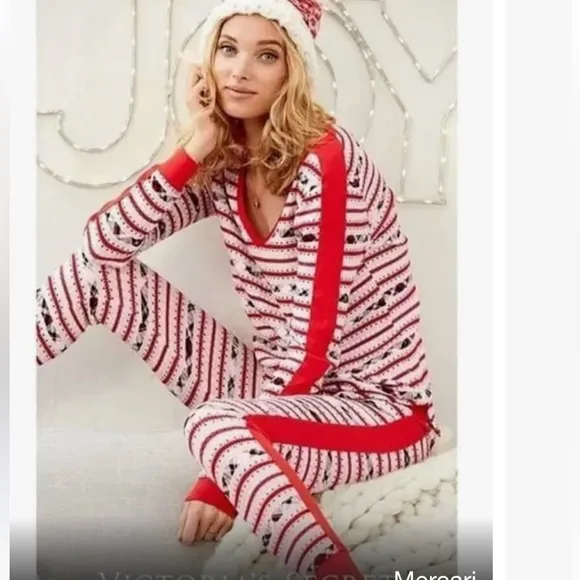 Rare Victoria’s Secret fireside thermal Christmas plaid PJs with white trim