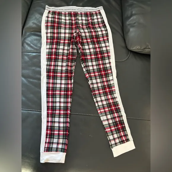 Rare Victoria’s Secret fireside thermal Christmas plaid PJs with white trim