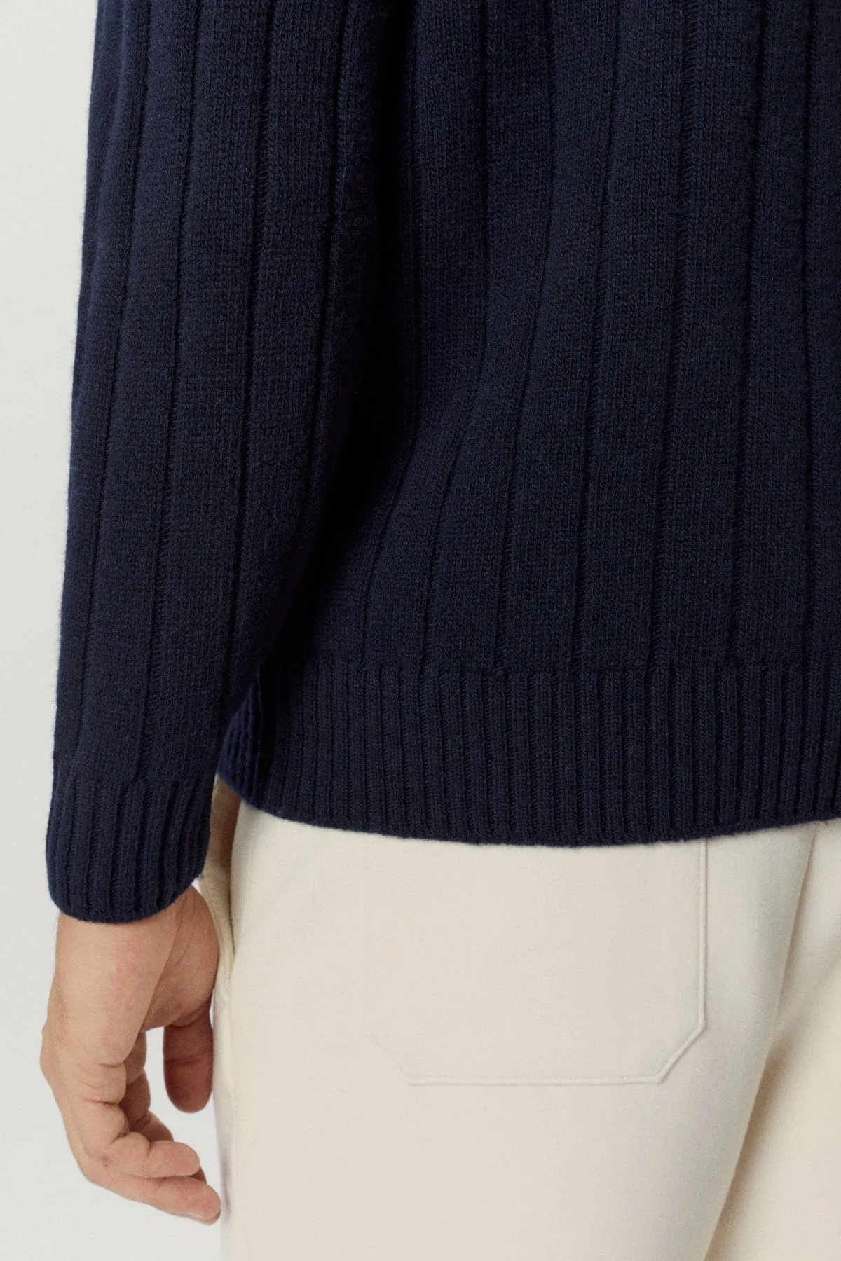 The Woolen Vintage V-Neck - Ecru / S
